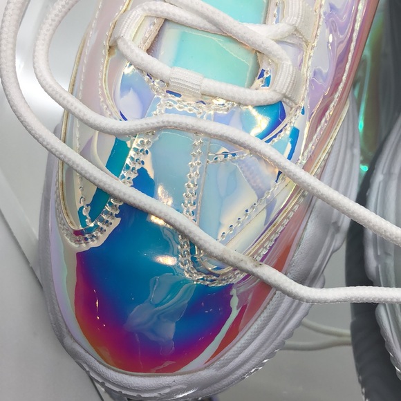 Iridescent Starship 🌟 Yoga Mat Comfort Cushioned Bounce Color Changing Sneakers - Picture 13 of 15